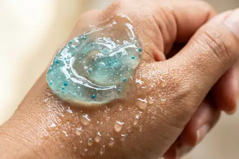 Tekstur water-jelly bening Gloss Gel dan lotion ringan Oxydew Sunscreen